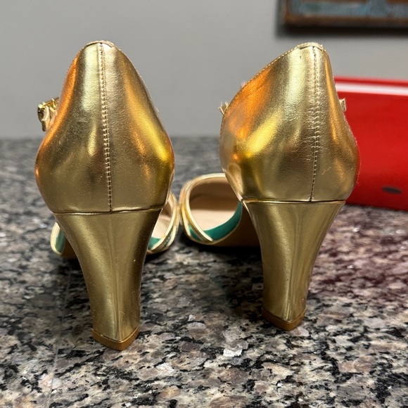 Violet & Red women’s Gold and Green Heels NWT 8 - Picture 8 of 15